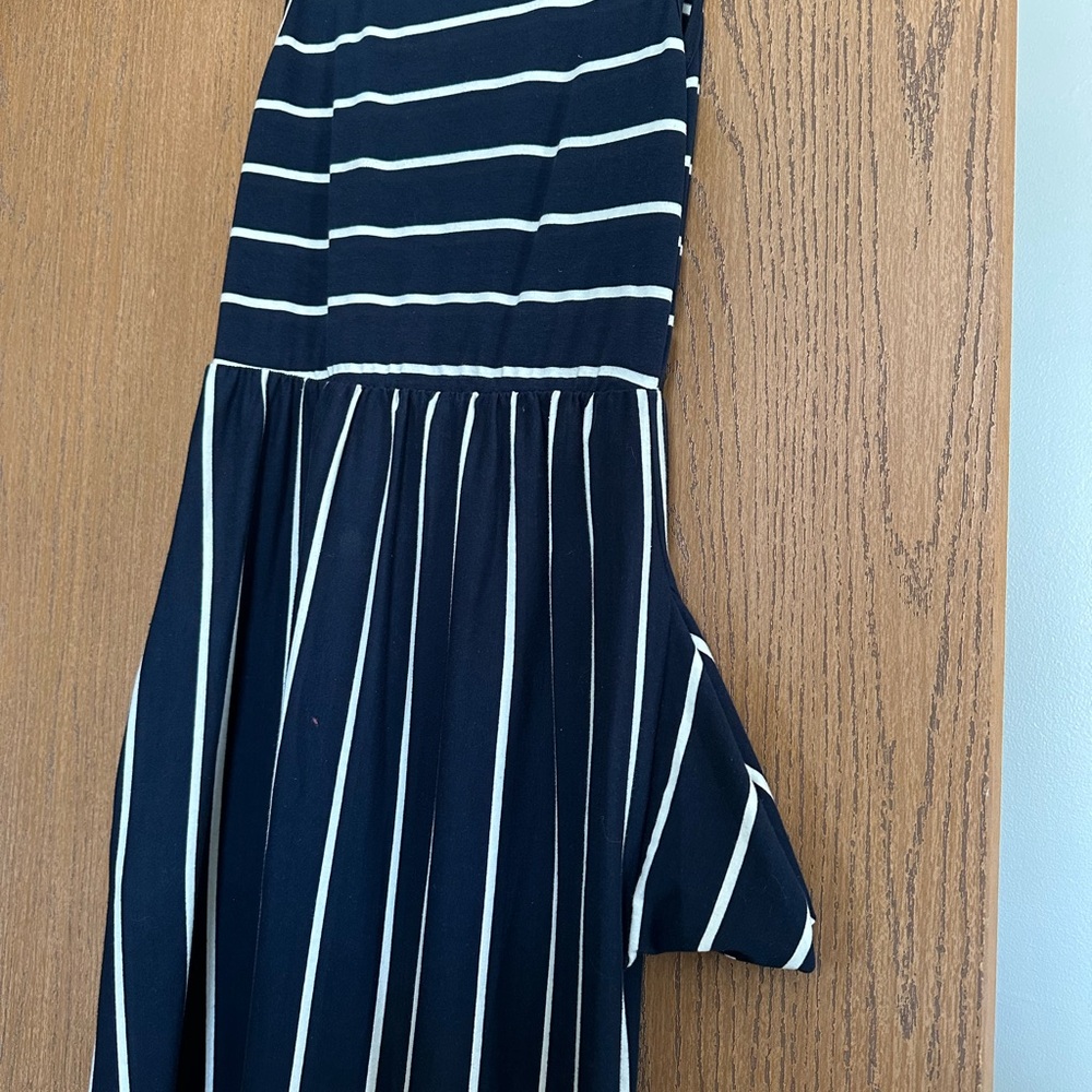 Stripped navy blue maxi dress with pockets!